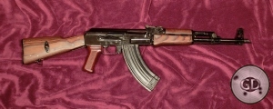 AKMS 47  samonabíjecí puška Romak